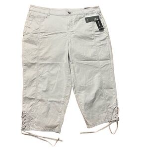 NWT Style&co Light Gray 5-Pocket Mid-Rise Capri Pants Size 16W